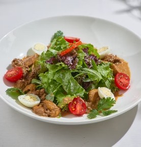 Теплый салат с куриной печенью