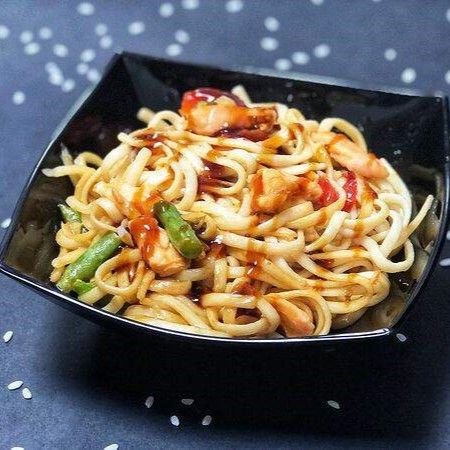 ВОК МАРИНАРА С КРЕВЕТКАМИ ТЕРИЯКИ