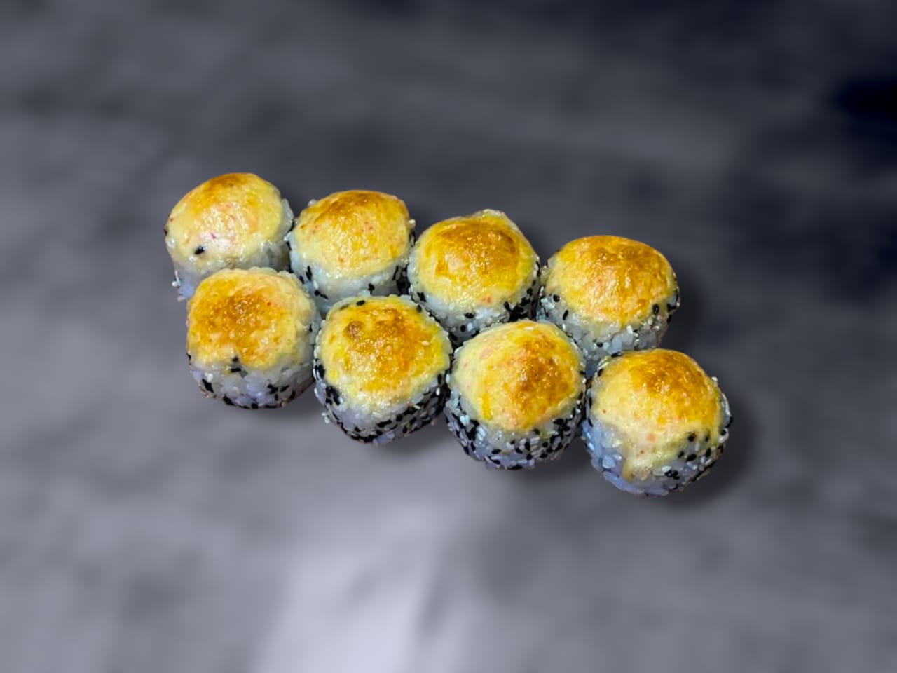 Запеченный ролл Креветка в кунжуте