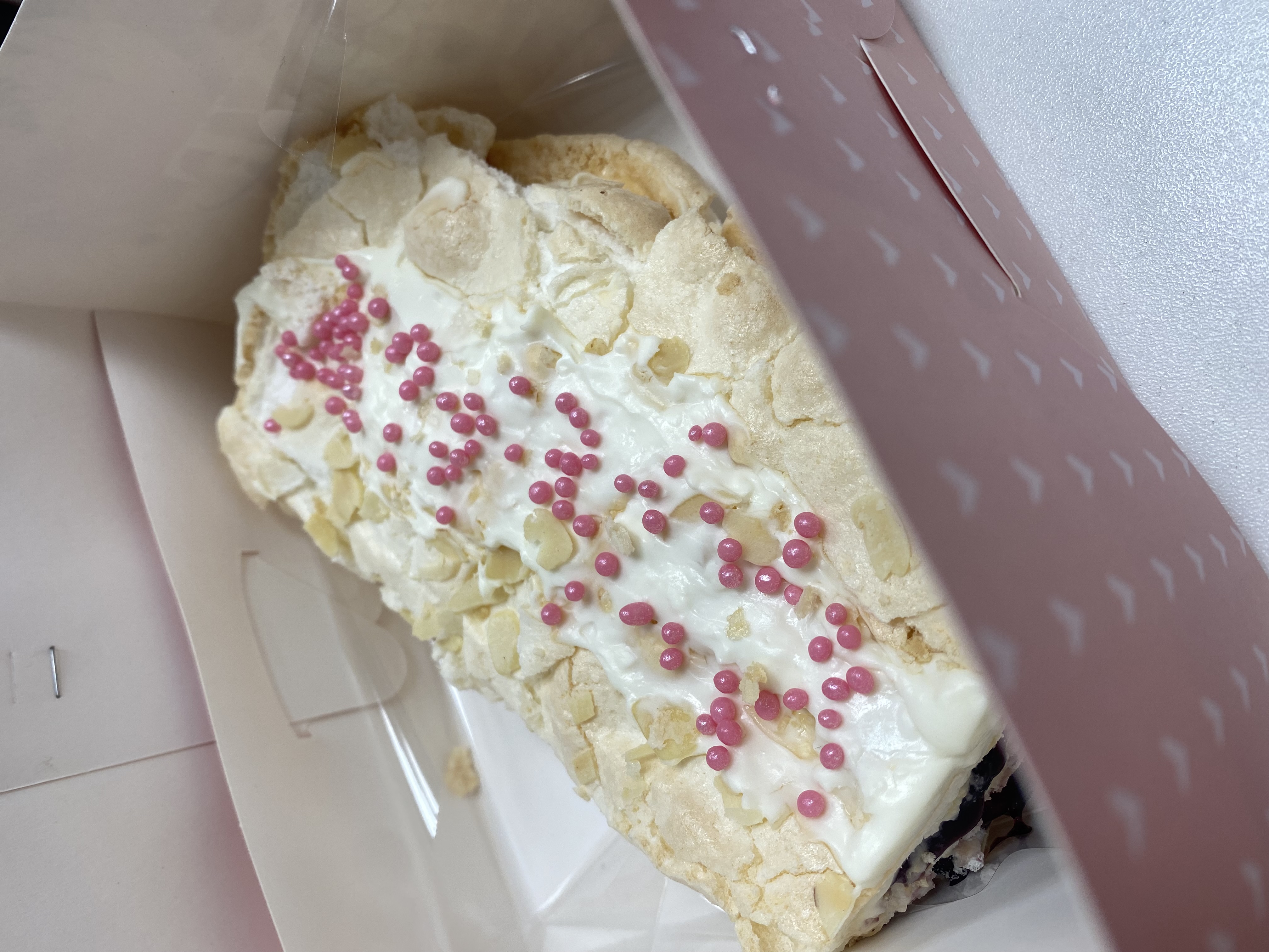 Меренговый рулет 