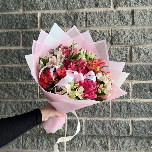 Букет из альстромерии микс