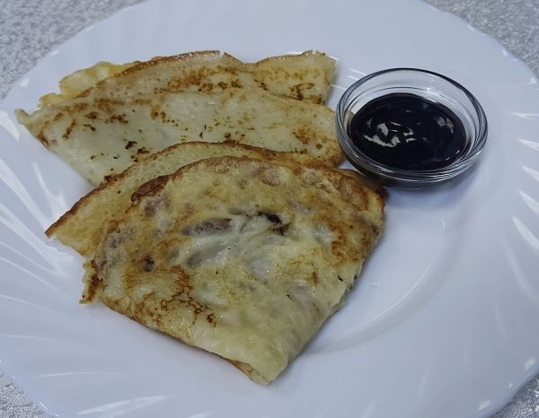 Блинчики с шоколадным соусом, 100/25 гр.