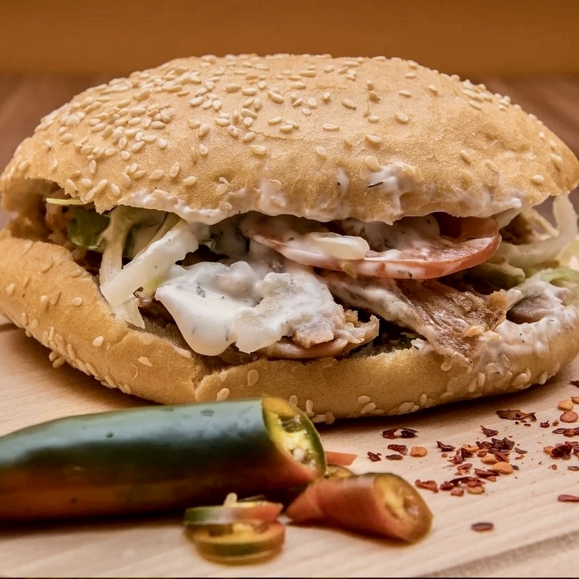 В булочке шаурма курица