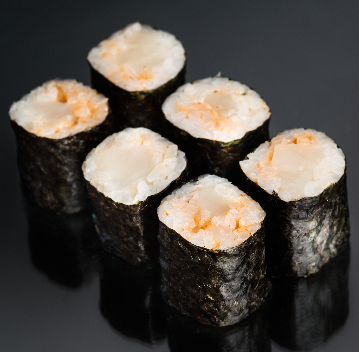 Ролл с морским гребешком