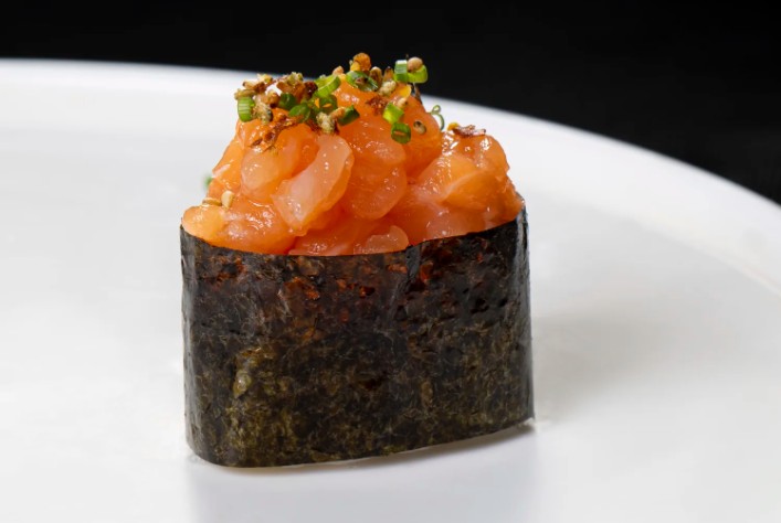 Суши спайси из Лосося