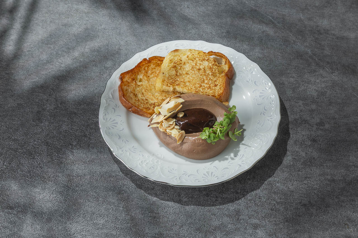 Паштет из куриной печени с конфитюром из чернослива