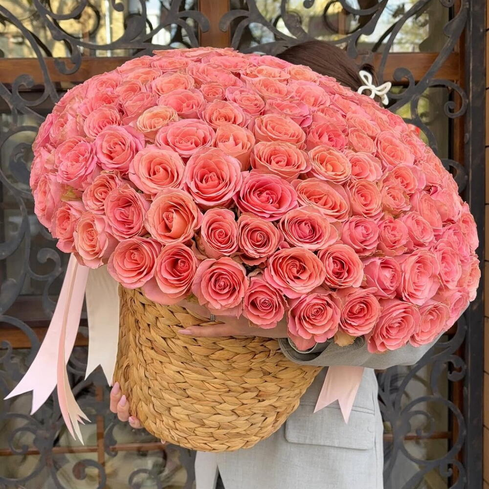 101 Роза в корзине кашпо