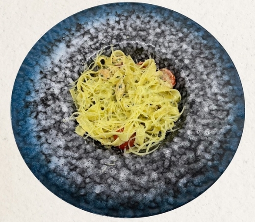 Паста с курицей и соусом песто