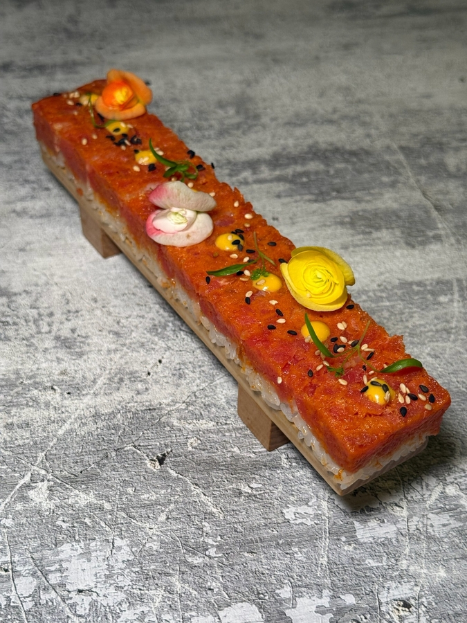 Осидзуси с тунцом 1/202 Чибис