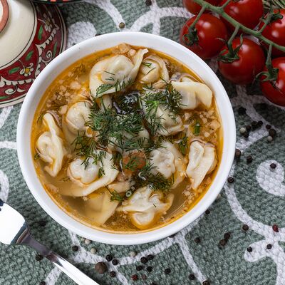 Пельмени с бульоном