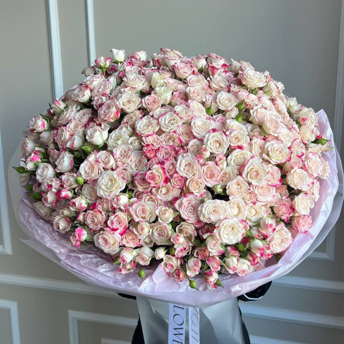 Букет из кустовых роз Артикул: 2675