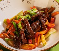 Говядина по-тайски с овощами