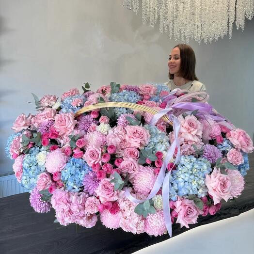 Огромная Корзина с цветами роскошь