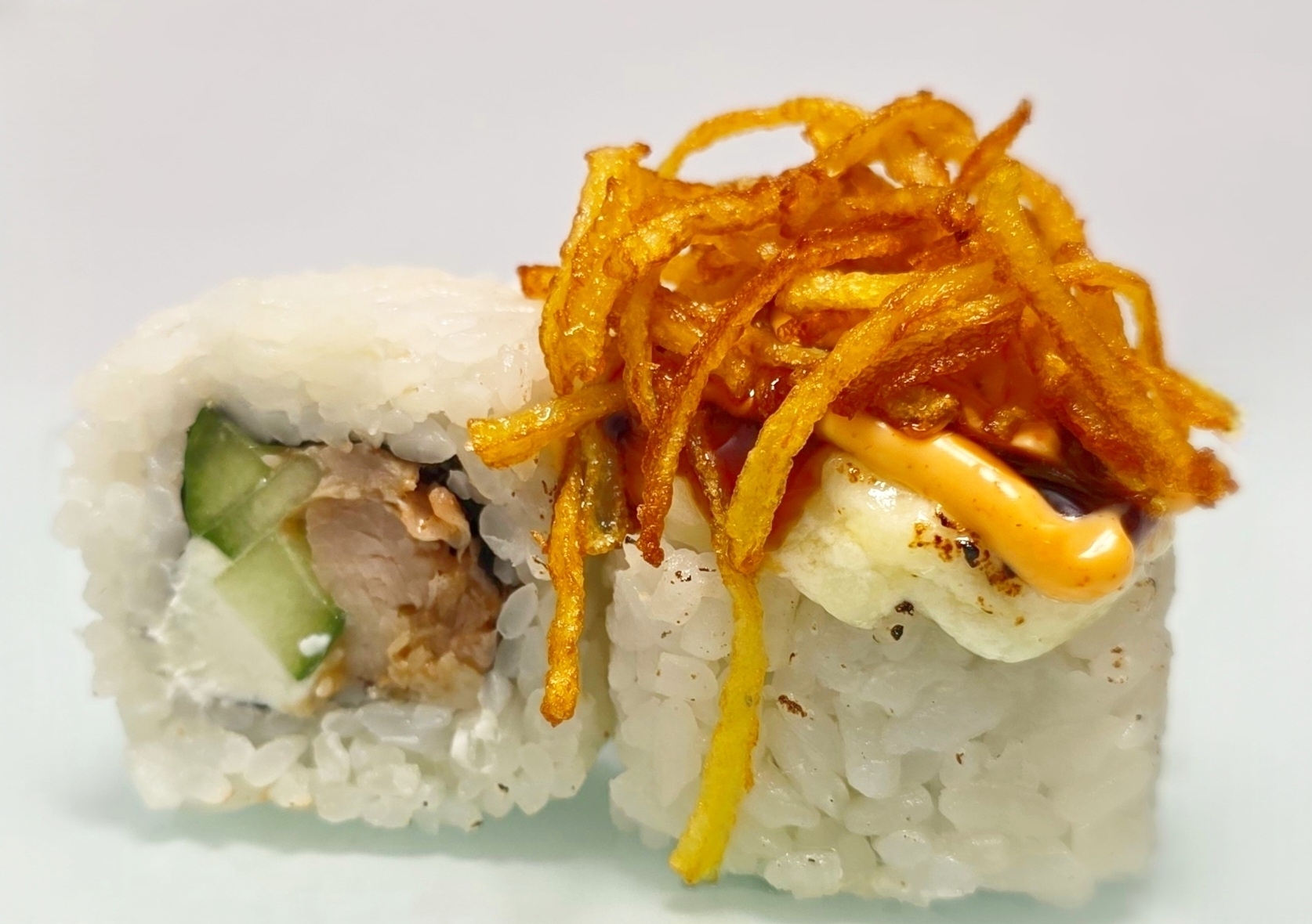 Запеченный ролл Криспи пай с рваной свининой