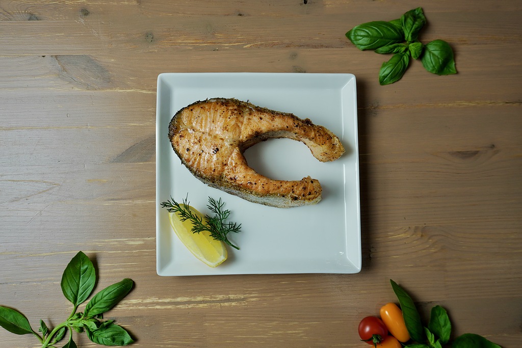 Стейк форели жаренная