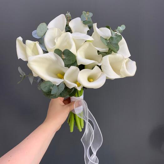 Каллы букет невесты бутоньерка в подарок