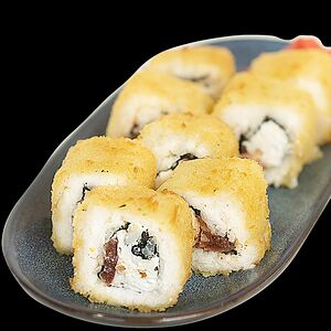 Жареный ролл с курицей