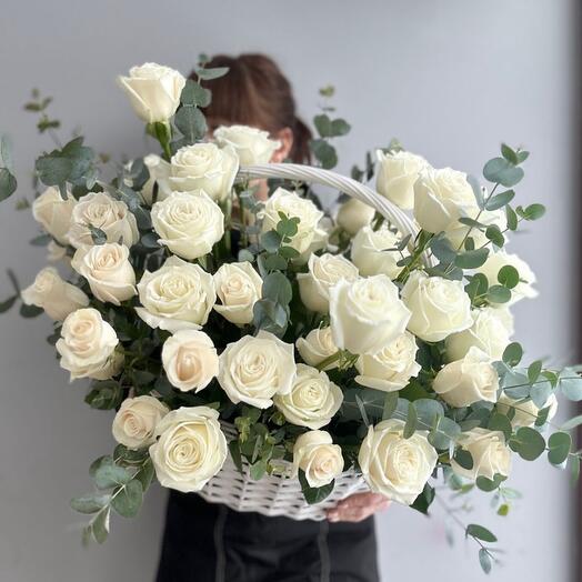 Корзина из 51 роз Эквадор