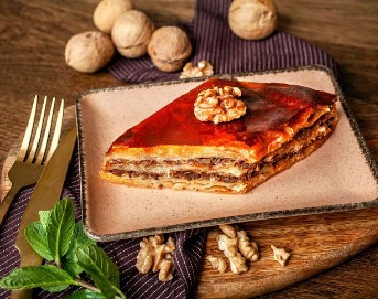 Пахлава с грецким орехом