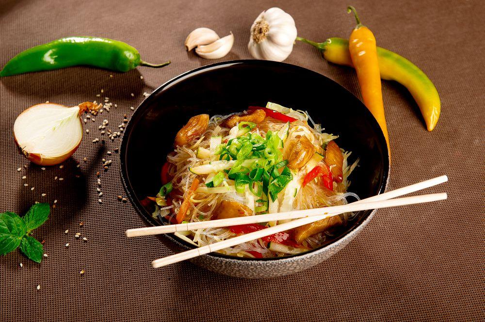 WOK «Лапша рисовая с курицей»