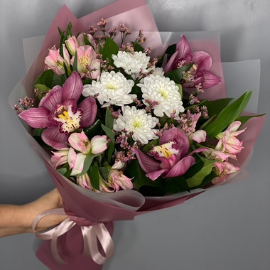 Букет сборный с орхидеей