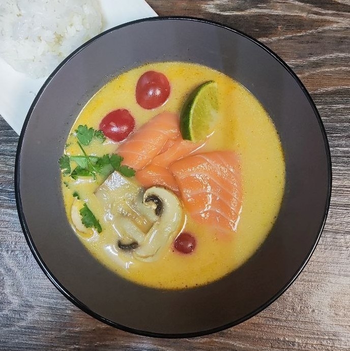 Том ям с лососем