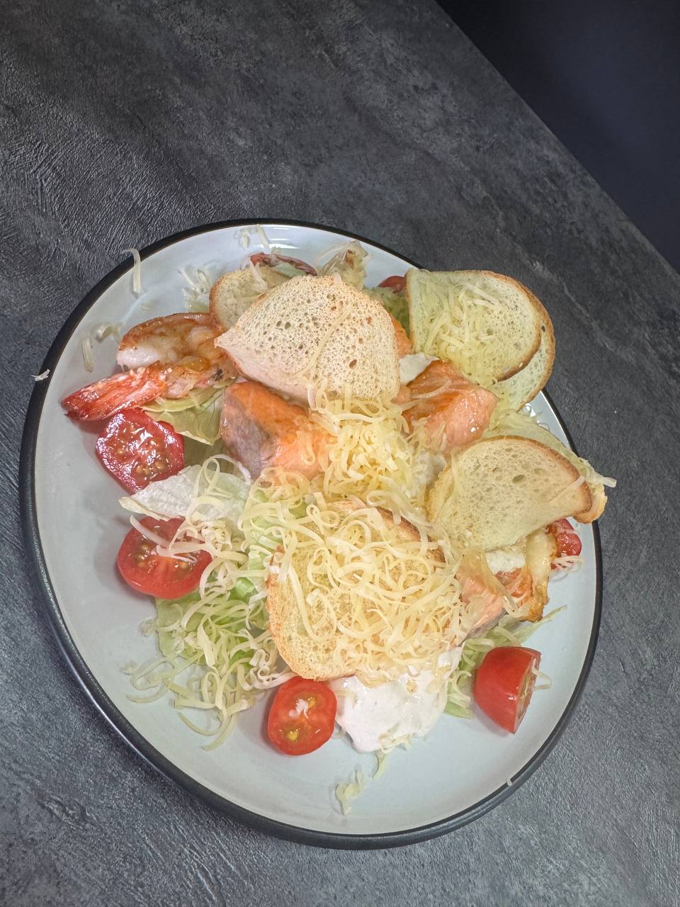 Цезарь с морепродуктами
