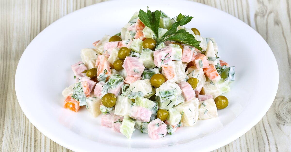 Оливье с копченой грудкой