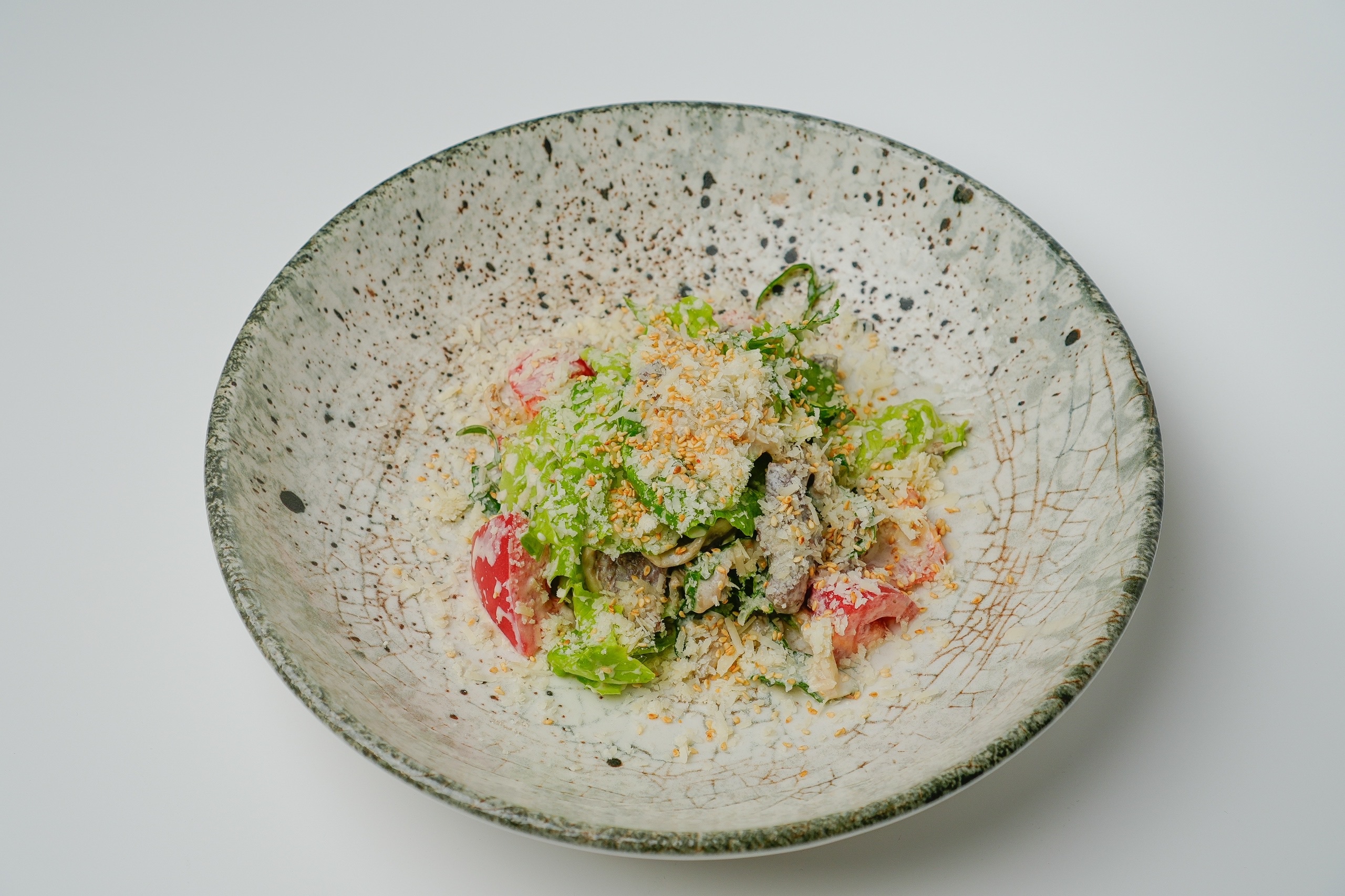 Теплый салат с телятиной и вешенками