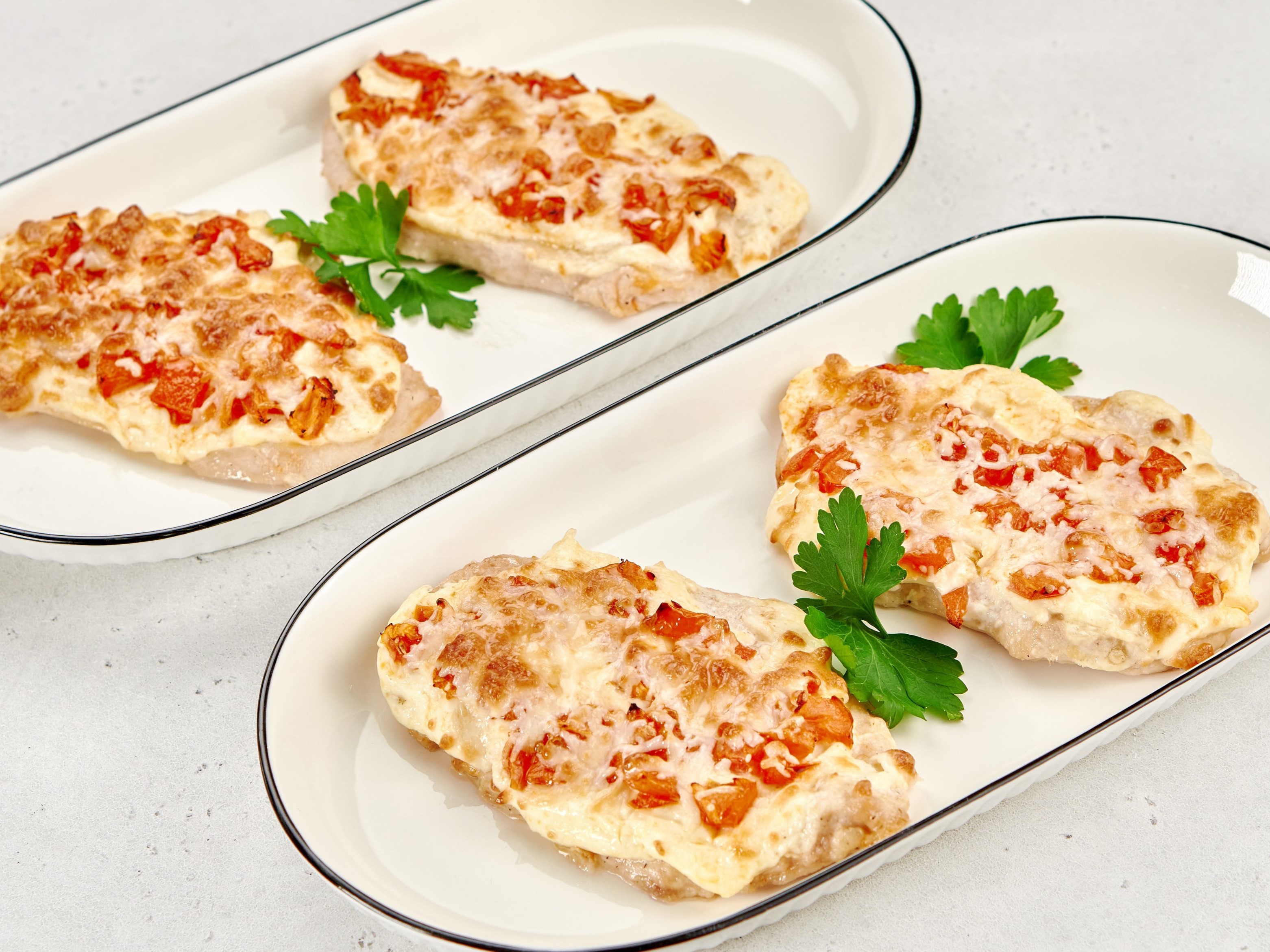 Куриное филе с помидорами на четверых