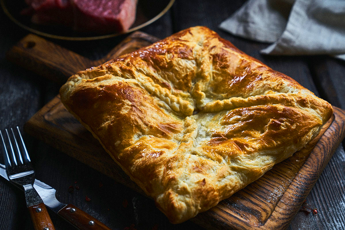 Пеновани с говядиной и сыром