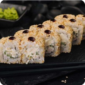 Ролл Калифорния в кунжуте