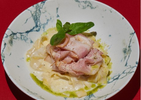 С пармезаном и тамбовским окороком