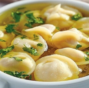 Пельмени с бульоном