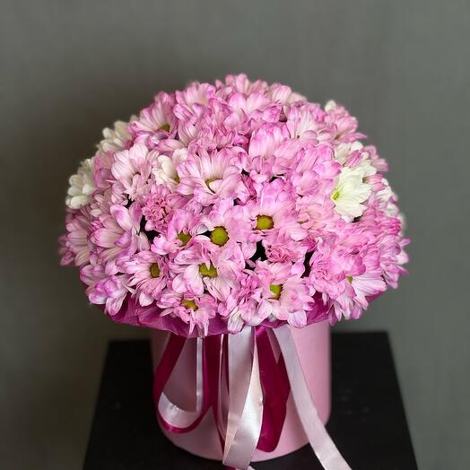 Шляпная коробка с хризантемой