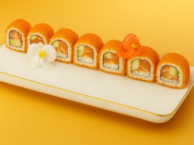 Ролл Калифорния с лососем