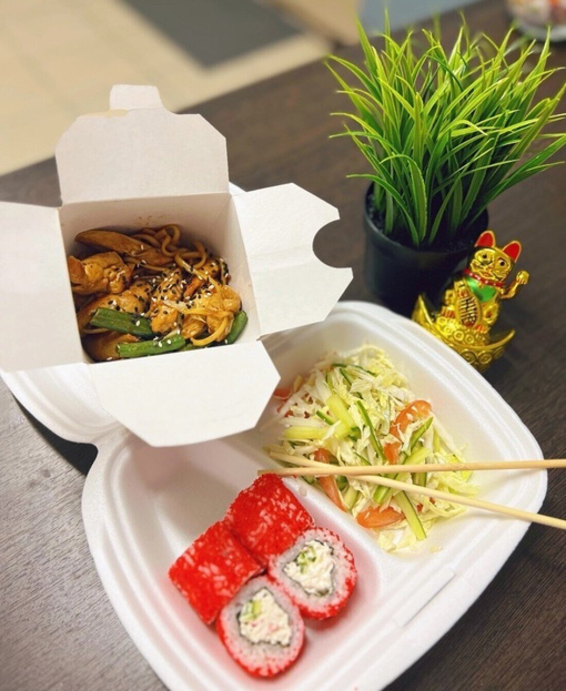 ЛанчБокс с Удоном/Рисом