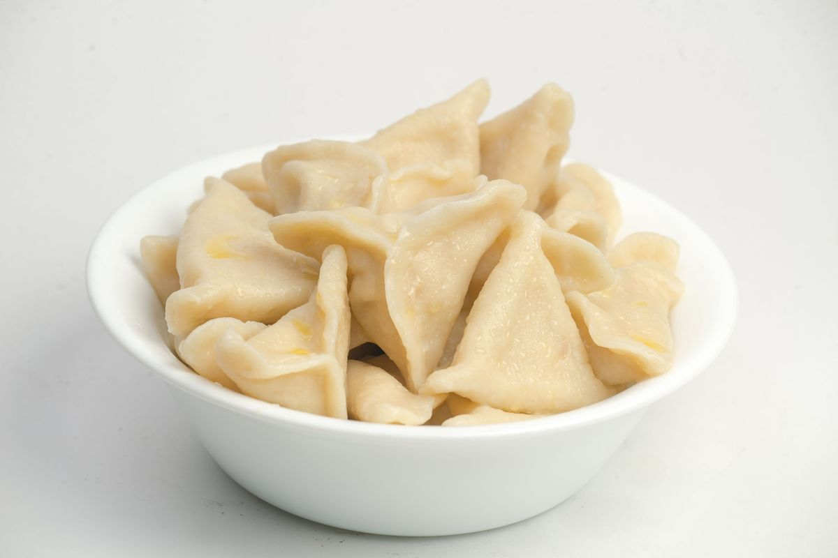 Вареники с жареным куриным фаршем и грибами