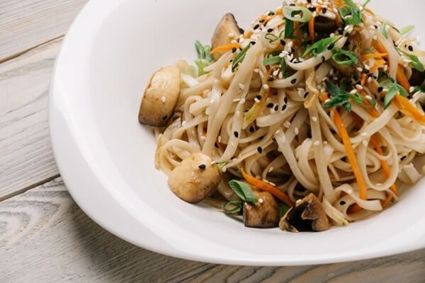 Лапша в стиле WOK с курицей