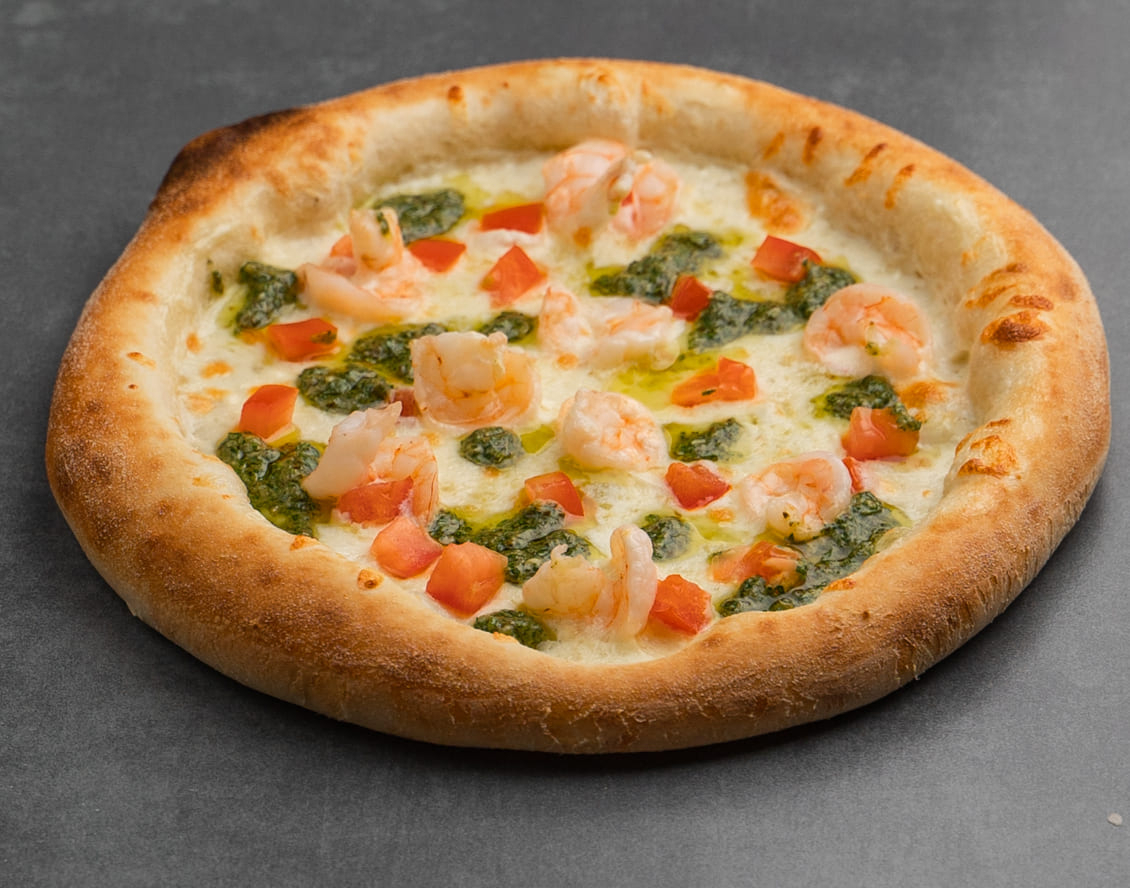 Большая пицца "Креветки с соусом песто"