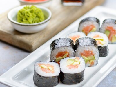 Сяке с авокадо