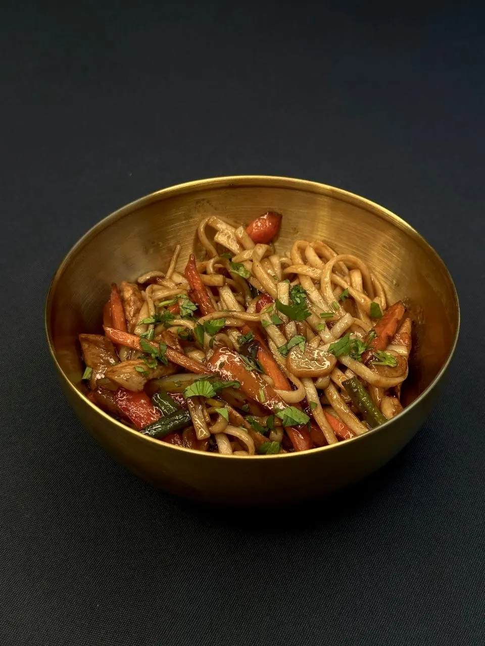 Удон со свининой в устричном соусе