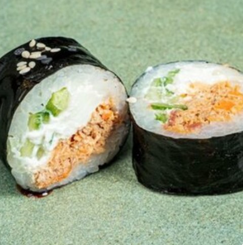 Мини Ролл с лососем терияки и огурцом