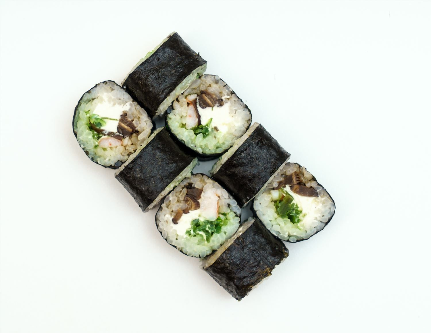 Ролл с креветкой, шиитаке и чуккой