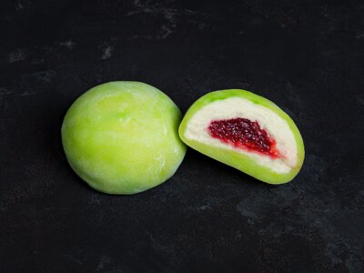 Моти фисташка-малина