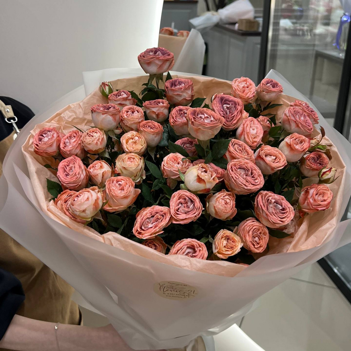 Моно букет из кустовых роз 6 (предзаказ)