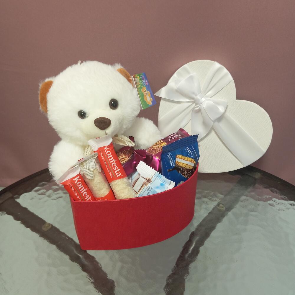 Милашка с конфетами