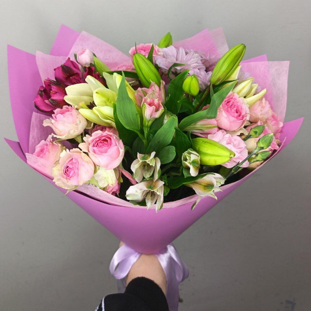 Букет с лилией