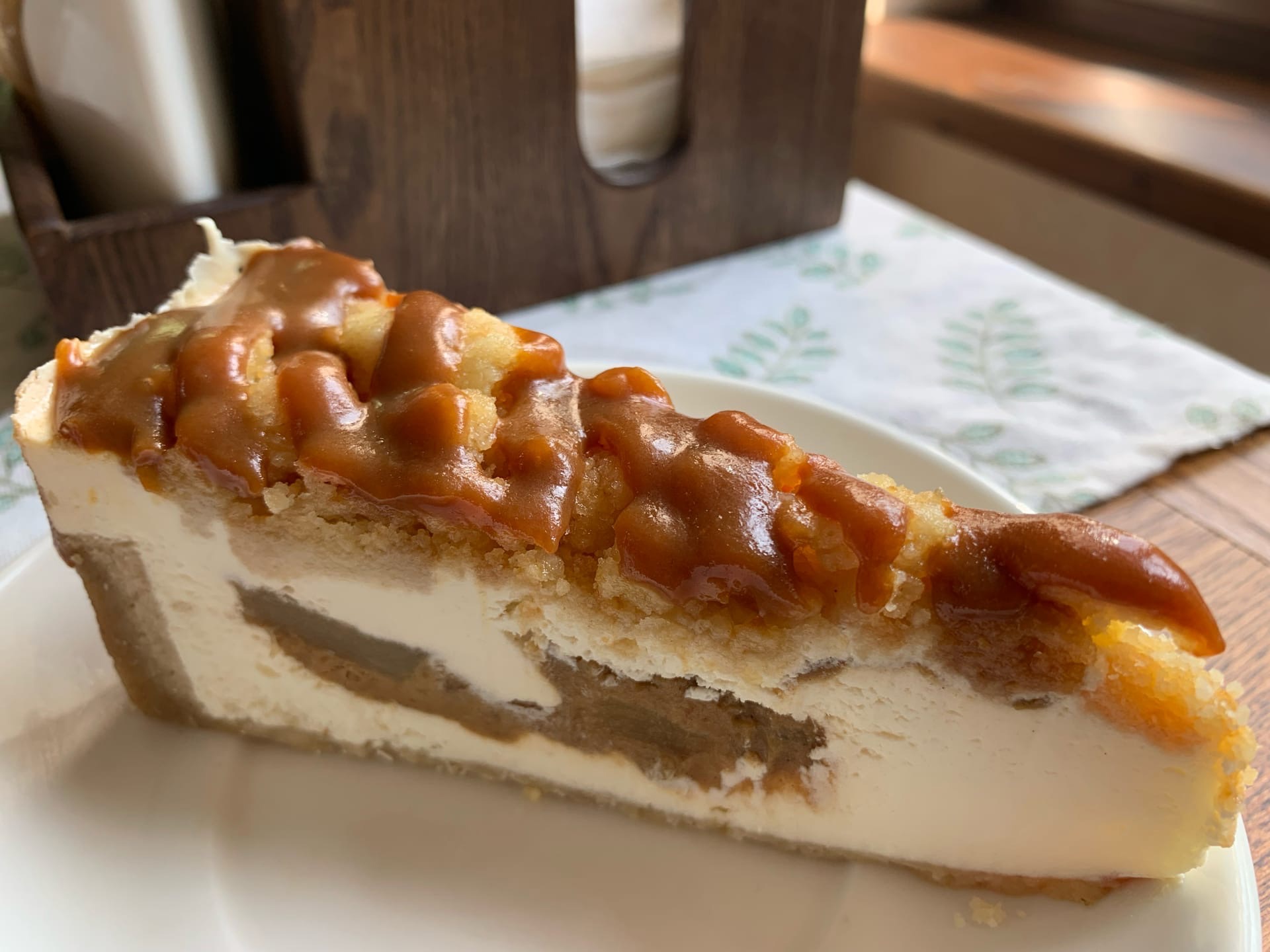 Яблочно-карамельный чизкейк