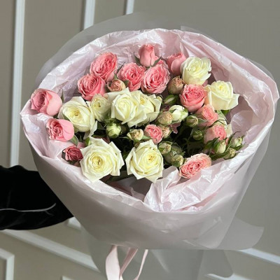 Моно букет из кустовых роз 24 (предзаказ)